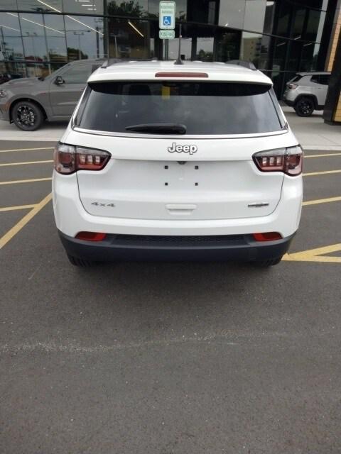 2022 Jeep Compass Latitude Lux 4x4
