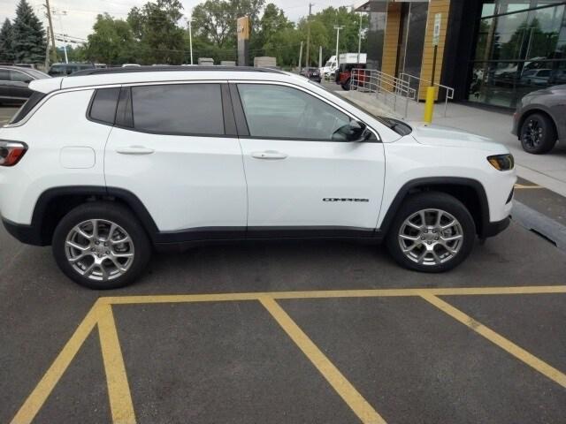 2022 Jeep Compass Latitude Lux 4x4