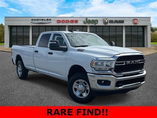 2023 RAM 2500 Tradesman Crew Cab 4x4 8 Box