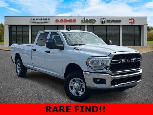 2023 RAM 2500 Tradesman Crew Cab 4x4 8 Box
