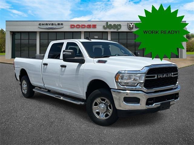 2024 RAM 3500 Tradesman Crew Cab 4x4 8 Box