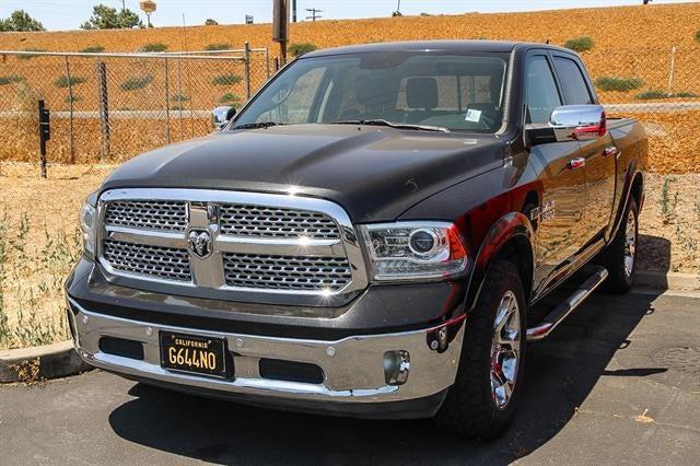 2017 RAM 1500 Laramie Crew Cab 4x4 57 Box