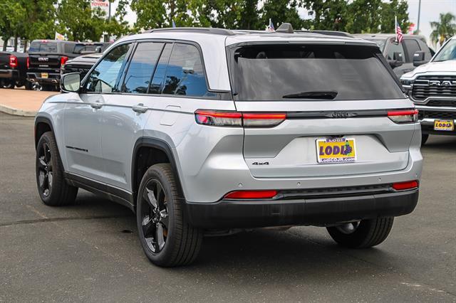 2023 Jeep Grand Cherokee Altitude 4x4 2023 Jeep Grand Cherokee Altitude 4x4