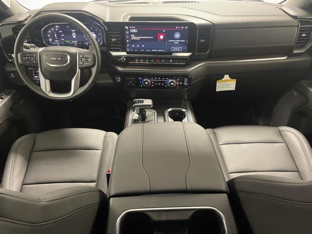 2025 GMC Sierra 1500 2WD Crew Cab Short Box SLT