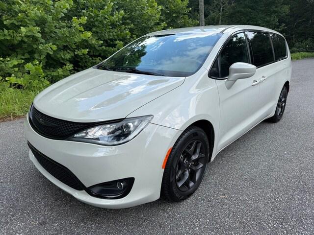2020 Chrysler Pacifica Touring
