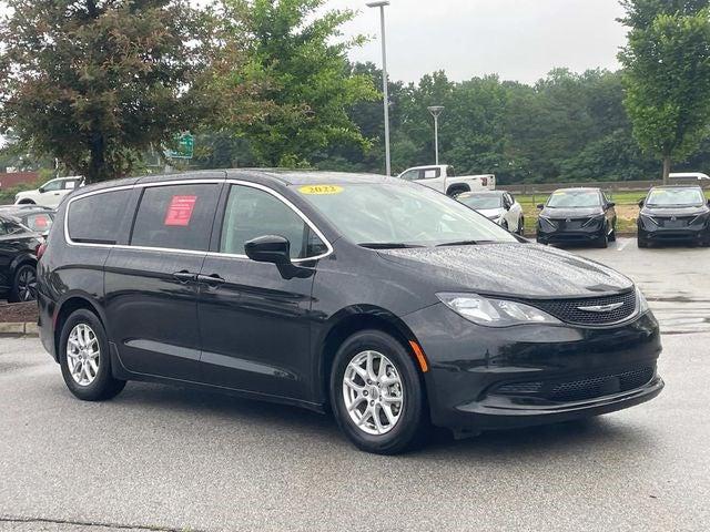 2022 Chrysler Voyager LX