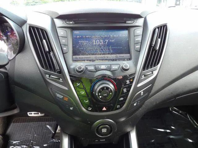 2013 Hyundai Veloster Turbo w/Black
