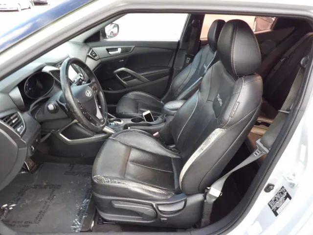 2013 Hyundai Veloster Turbo w/Black