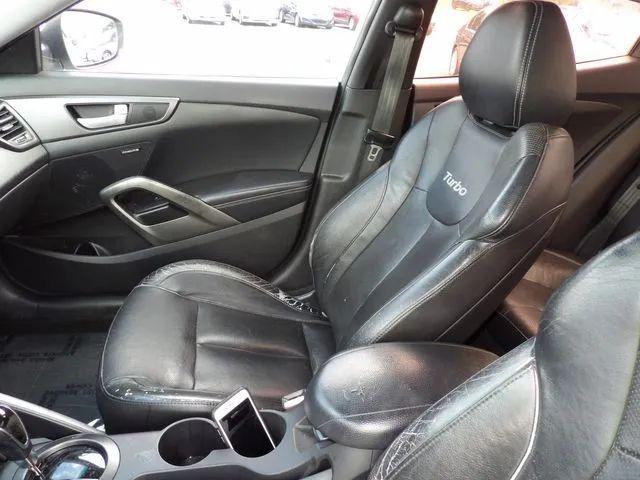 2013 Hyundai Veloster Turbo w/Black