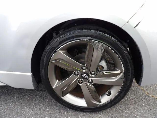 2013 Hyundai Veloster Turbo w/Black