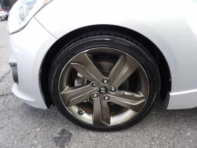 2013 Hyundai Veloster Turbo w/Black