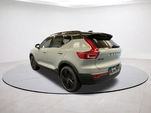 2026 Volvo XC40 B5 Ultra Black Edition