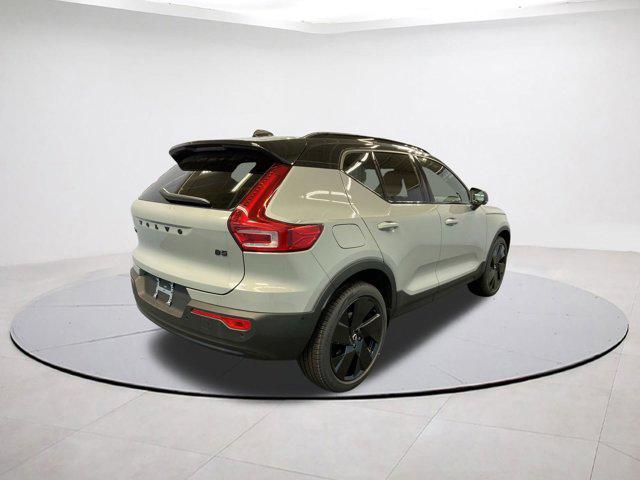 2026 Volvo XC40 B5 Ultra Black Edition