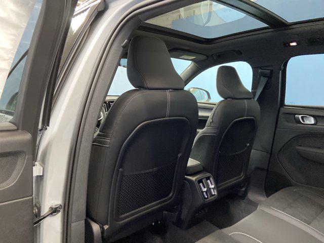 2026 Volvo XC40 B5 Ultra Black Edition