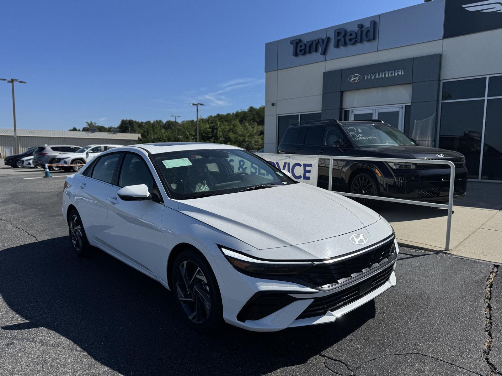 2025 Hyundai Elantra 1.6 HEV Limited DCT's photo