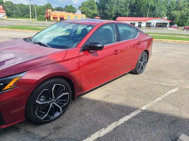 2023 Nissan Altima SR FWD