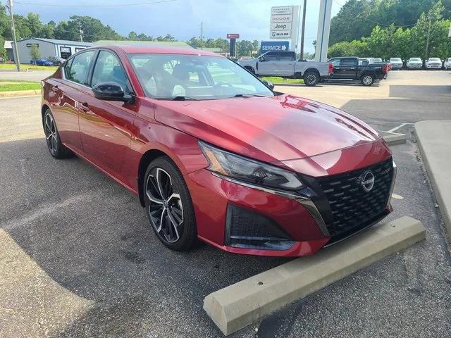2023 Nissan Altima SR FWD