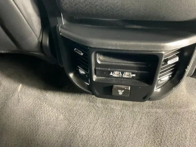 2020 Ram 1500 Laramie Crew Cab 4x4 5'7" Box