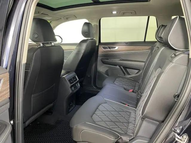 2025 Volkswagen Atlas 2.0T SEL Premium R-Line