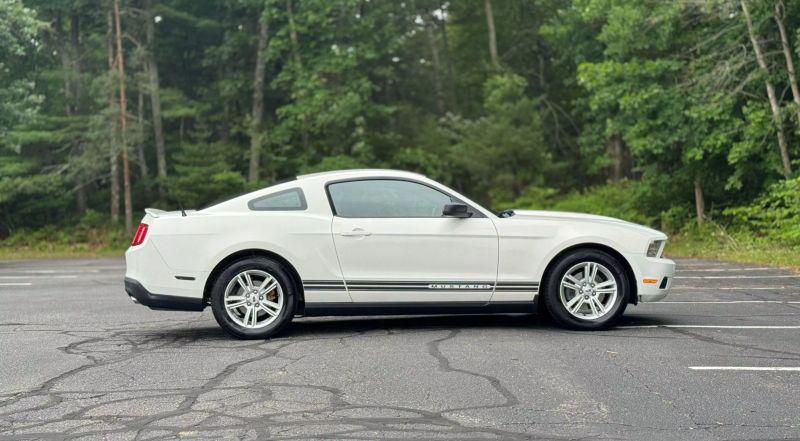 2011 Ford Mustang V6