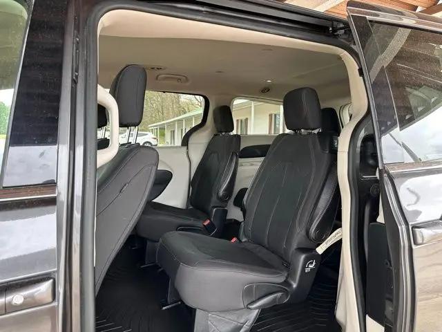 2020 Chrysler Pacifica Touring