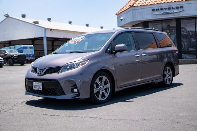2019 Toyota Sienna SE 8 Passenger