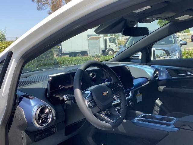 2025 Chevrolet Equinox LT 2