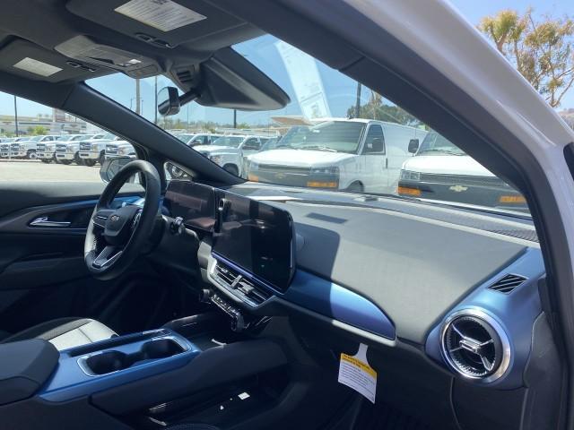 2025 Chevrolet Equinox LT 2