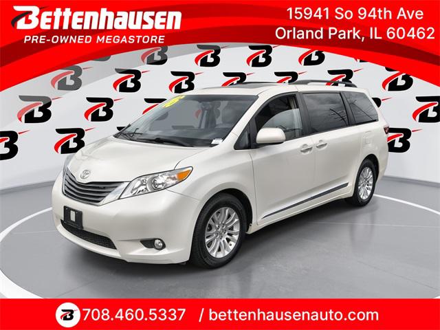 2016 Toyota Sienna XLE 8 Passenger