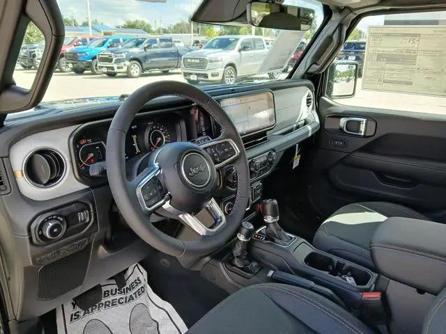 2025 Jeep Wrangler 4-Door Sahara 4x4
