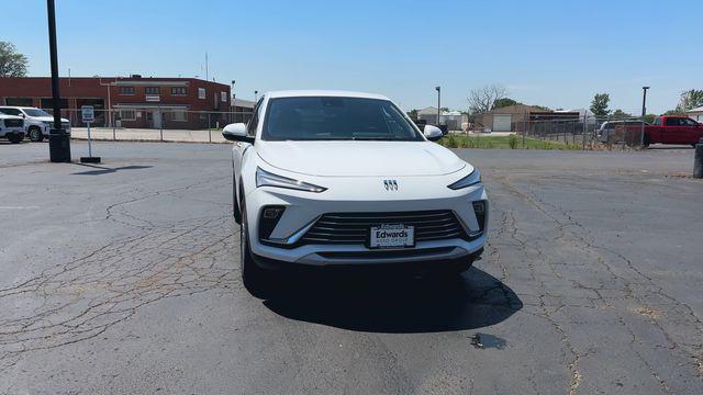2025 Buick NV Preferred FWD