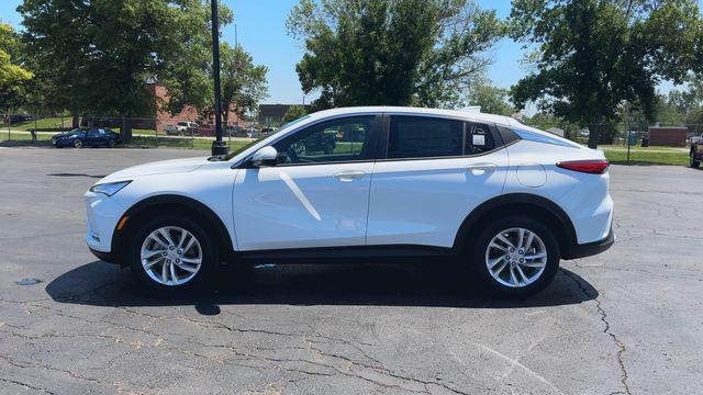 2025 Buick NV Preferred FWD