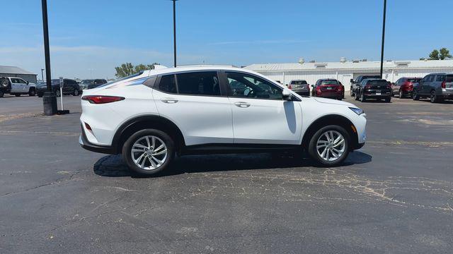2025 Buick NV Preferred FWD