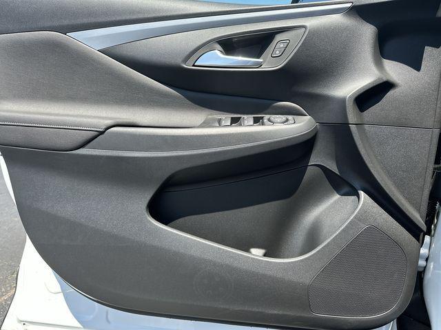 2025 Buick NV Preferred FWD