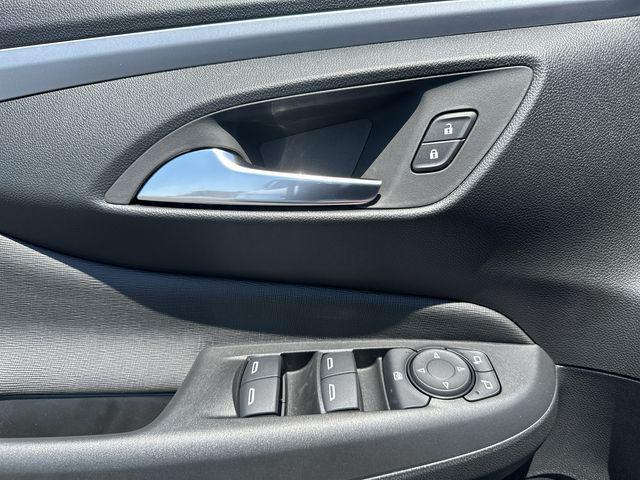 2025 Buick NV Preferred FWD