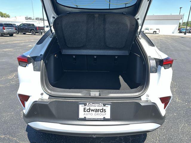 2025 Buick NV Preferred FWD
