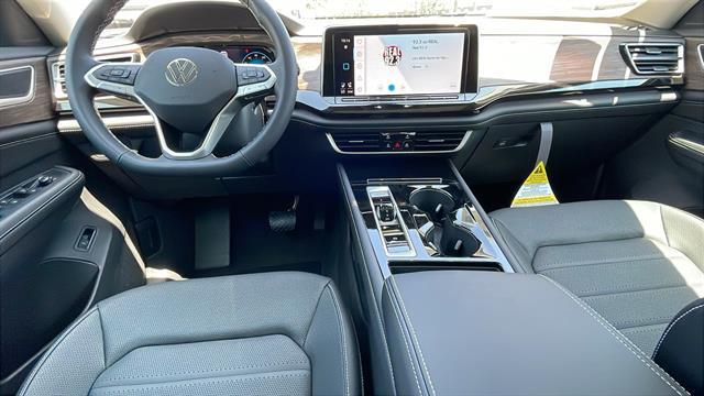 2025 Volkswagen Atlas 2.0T SEL