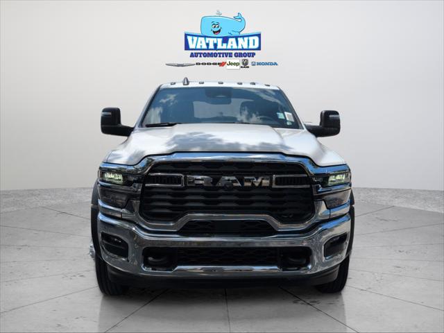 2025 RAM Ram 5500 Chassis Cab RAM 5500 TRADESMAN CHASSIS CREW CAB 4X4 84 CA 2025 RAM Ram 5500 Chassis Cab RAM 5500 TRADESMAN CHASSIS CREW CAB 4X4 84 CA