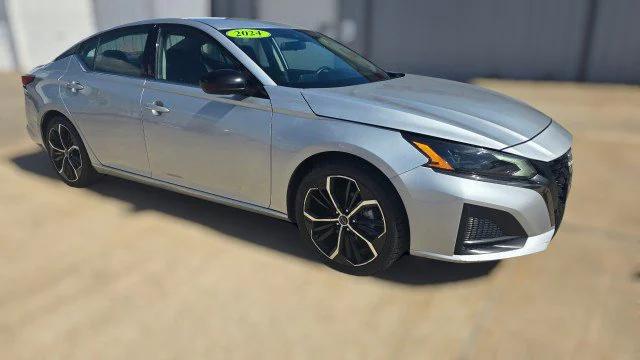 2024 Nissan Altima SR FWD