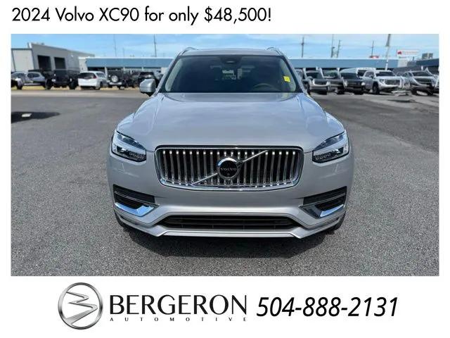 2024 Volvo XC90 B5 Plus Bright Theme