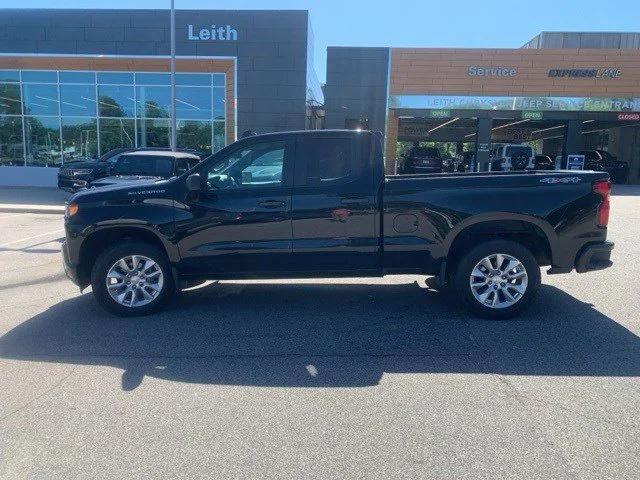 2020 Chevrolet Silverado 1500 4WD Double Cab Standard Bed Custom