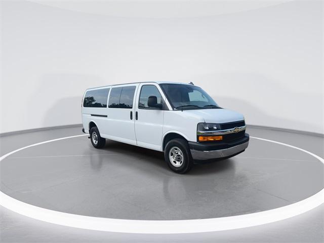 2024 Chevrolet Express Passenger RWD 3500 Extended Wheelbase LT