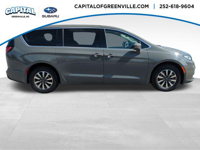 2022 Chrysler Pacifica Hybrid Touring L