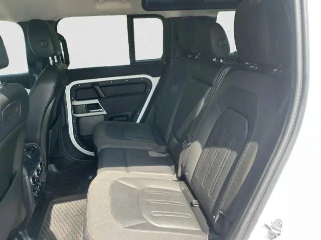 2020 Land Rover Defender 110 SE