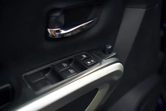 2023 Nissan Titan Crew Cab SV 4x4