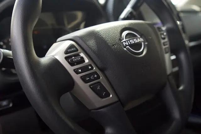 2023 Nissan Titan Crew Cab SV 4x4