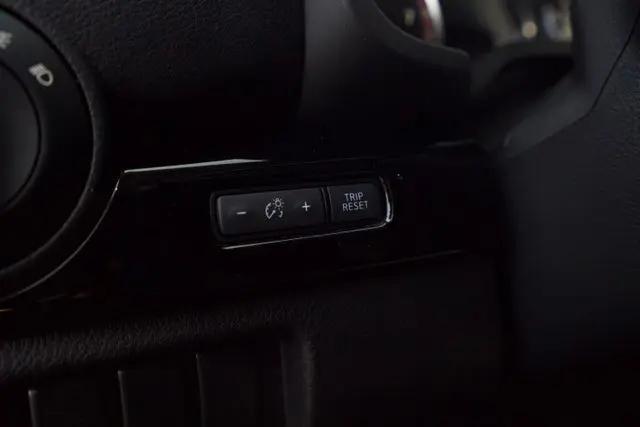 2023 Nissan Titan Crew Cab SV 4x4