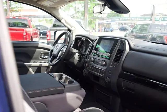 2023 Nissan Titan Crew Cab SV 4x4