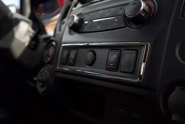 2023 Nissan Titan Crew Cab SV 4x4