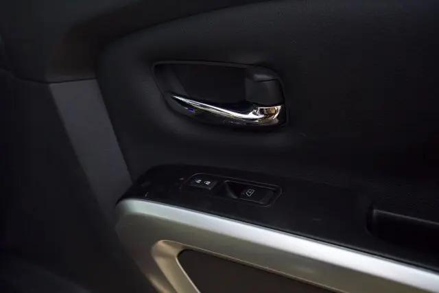 2023 Nissan Titan Crew Cab SV 4x4